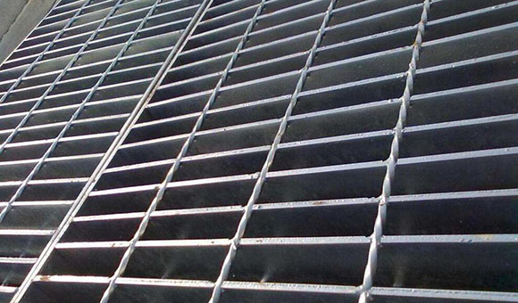 鋼格柵板產(chǎn)生變形的原因