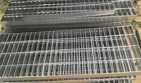 復合鋼格板的表面不平整的原因