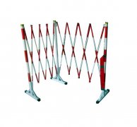 在選購(gòu)不銹鋼伸縮式護(hù)欄時(shí)應(yīng)該注意點(diǎn)什么呢？